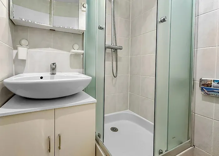 Avec Parking Et Balcon Prive